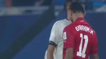 نطح لاعب العراق بأسلوب زيدان يثير جدلاً في كأس العرب 1